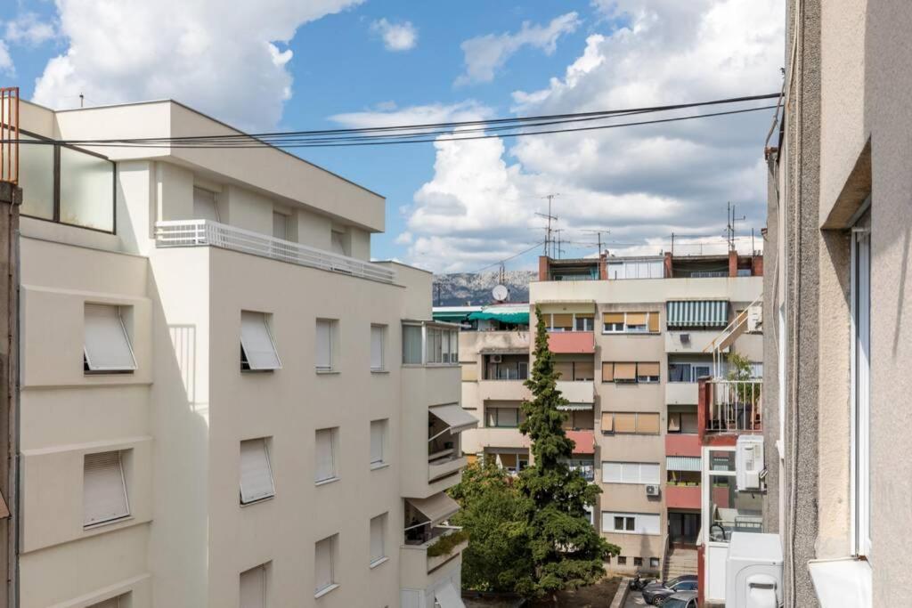 Banana Split Youth Apartment Exterior photo